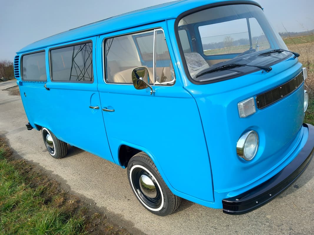 Volkswagen T2 — Combi — 3