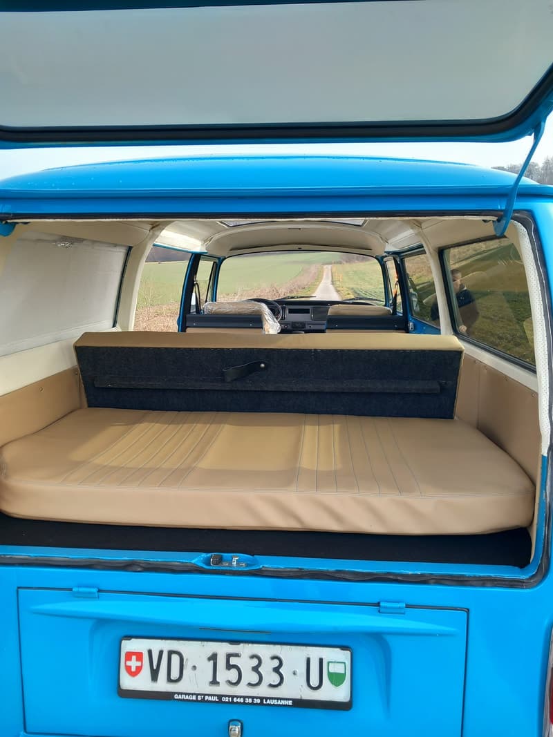 Volkswagen T2 — Combi — 2